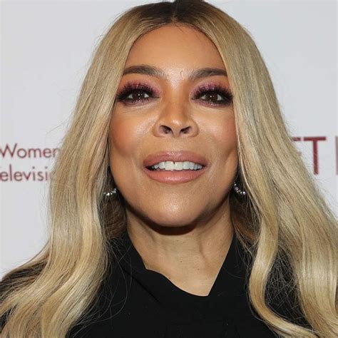 wendy williams split legs.